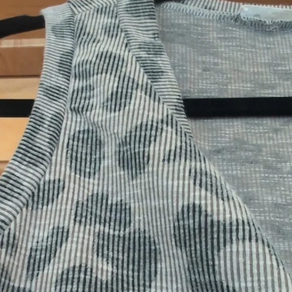 Gray Fitted Leopard Print Ribbed Tank Top - Picture 4 of 5
